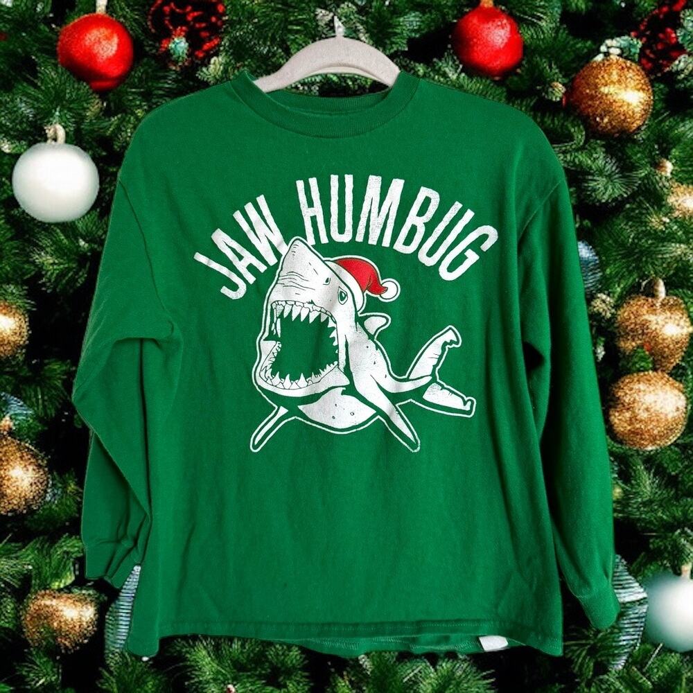 Fifth Sun Boys Tee Sz S Jaw Humbug‎ Shark Santa Hat Green Red White Long Sleeve